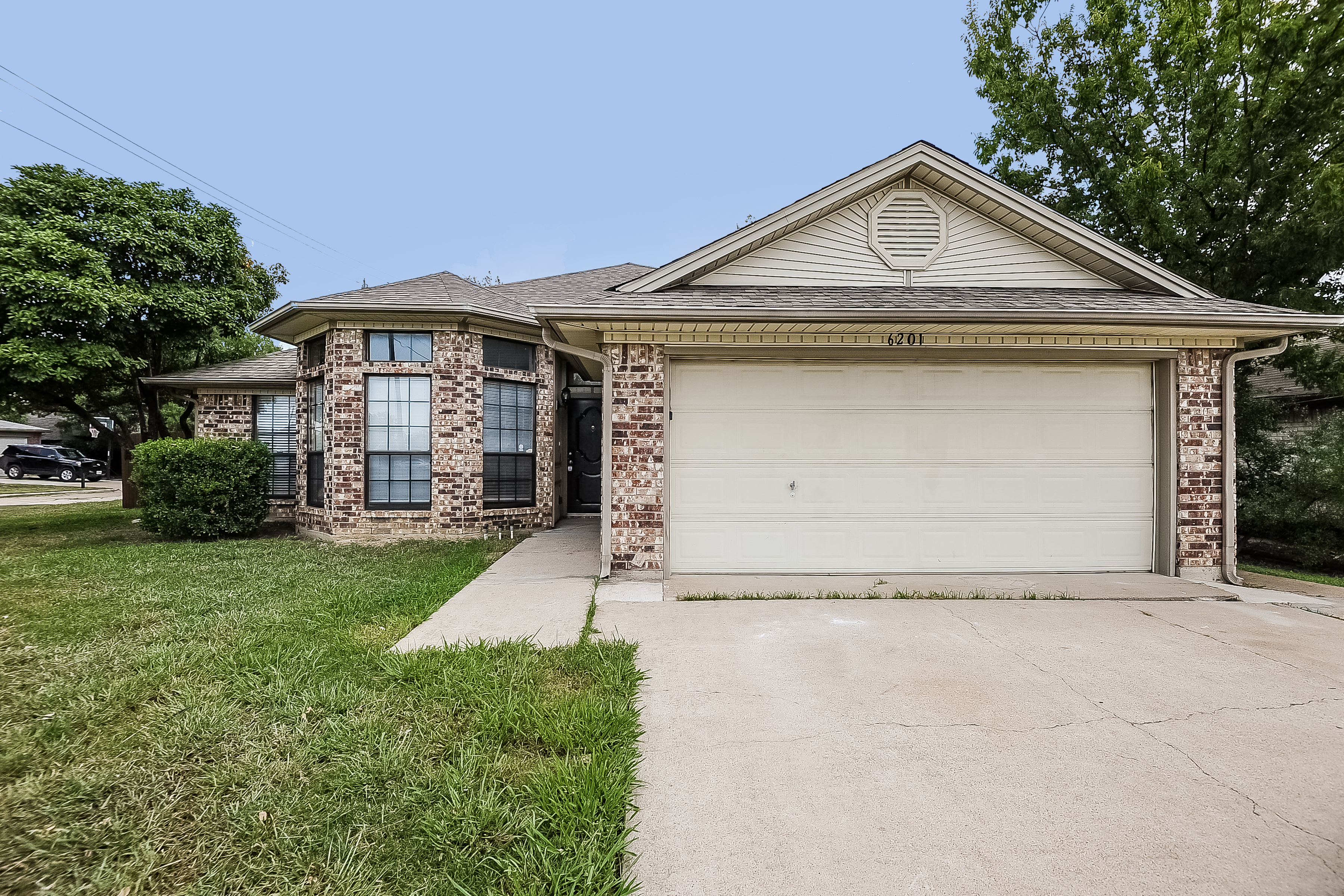 6201 Tempest Dr Arlington, TX 76001